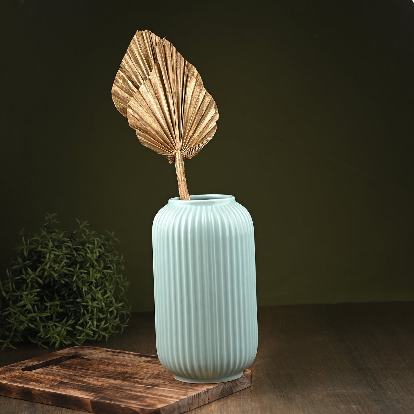 Ribbed Charm Vase